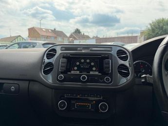Volkswagen Tiguan SUV (2011 - 2016)
