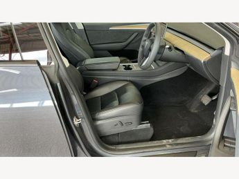 Tesla Model Y SUV (2021 - 2025)