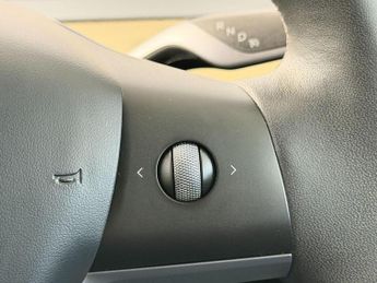 Tesla Model Y SUV (2021 - 2025)