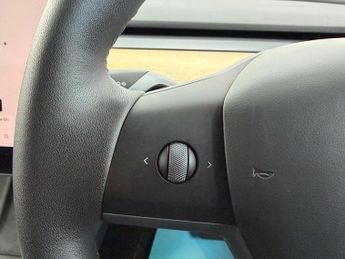 Tesla Model Y SUV (2021 - 2025)