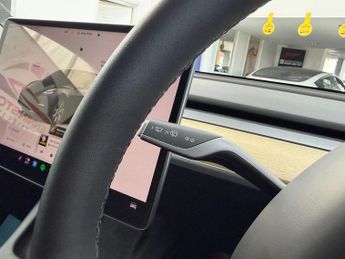 Tesla Model Y SUV (2021 - 2025)