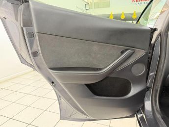 Tesla Model Y SUV (2021 - 2025)