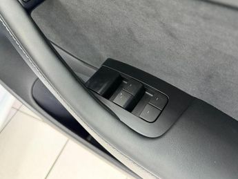 Tesla Model 3 Saloon (2020 - 2023)