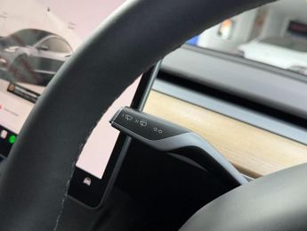 Tesla Model 3 Saloon (2020 - 2023)