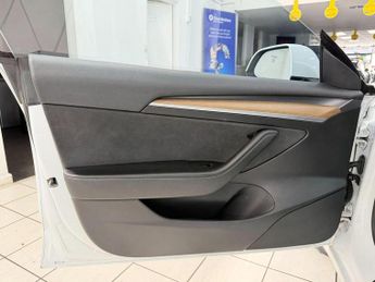 Tesla Model 3 Saloon (2020 - 2023)