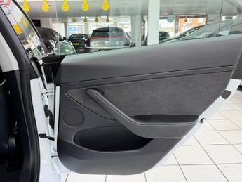 Tesla Model 3 Saloon (2020 - 2023)