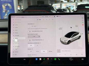 Tesla Model 3 Saloon (2020 - 2023)