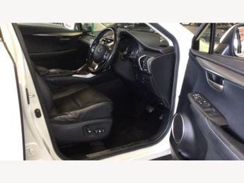 Lexus NX SUV (2014 - 2017)