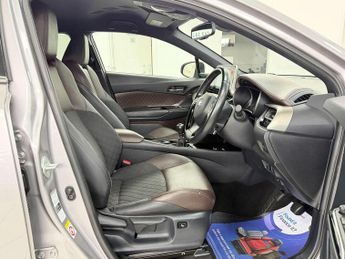 Toyota C-HR SUV (2016 - 2019)