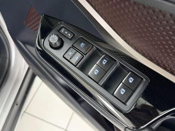 Toyota C-HR SUV (2016 - 2019)