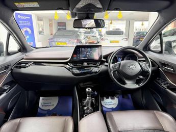 Toyota C-HR SUV (2016 - 2019)