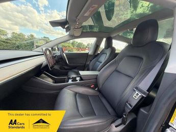 Tesla Model 3 Saloon (2019 - 2020)