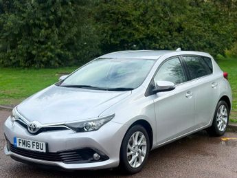 Toyota Auris Hatchback (2015 - 2018)