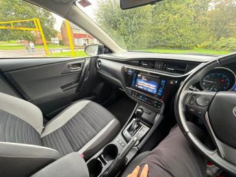 Toyota Auris Hatchback (2015 - 2018)
