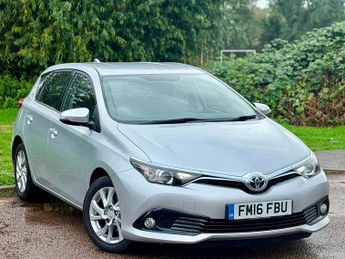 Toyota Auris Hatchback (2015 - 2018)