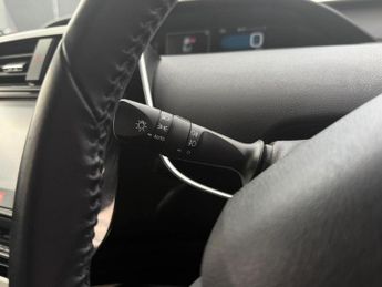 Toyota Prius Hatchback (2015 - 2019)