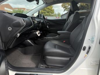Toyota Prius Hatchback (2015 - 2019)