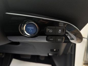 Toyota Prius Hatchback (2015 - 2019)