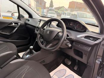 Peugeot 208 Hatchback (2012 - 2015)