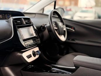 Toyota Prius Hatchback (2015 - 2019)