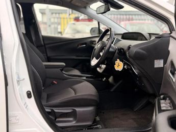 Toyota Prius Hatchback (2015 - 2019)
