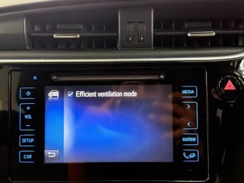 Toyota Auris Hatchback (2015 - 2018)