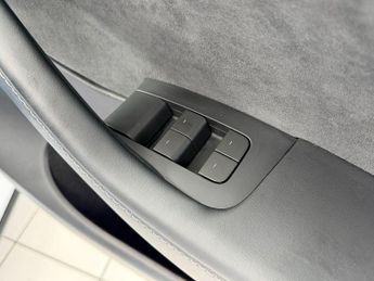 Tesla Model Y SUV (2021 - 2025)