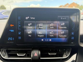 Toyota C-HR SUV (2016 - 2019)