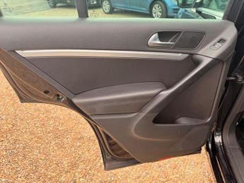 Volkswagen Tiguan SUV (2011 - 2016)