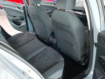 Volkswagen Golf 1.5 Style ETSI MHEV Dsg