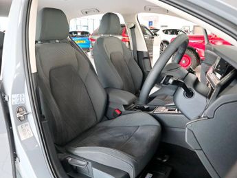 Volkswagen Golf 1.5 Style ETSI MHEV Dsg