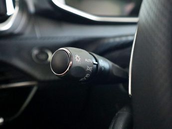 Peugeot 208 1.2 Gt Puretech MHEV E-dsc