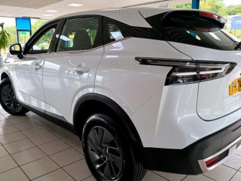 Nissan Qashqai 1.3 Acenta Premium DiG-T MHEV