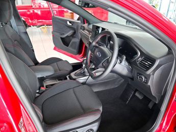 Ford Focus 1.0 ST-Line EcoBoost MHEV