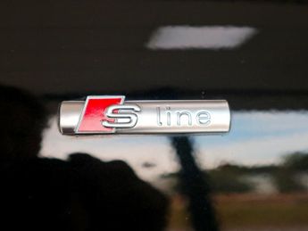 Audi A4 2.0 Avant S Line Black Edition 40 TDI S Tronic Quattro