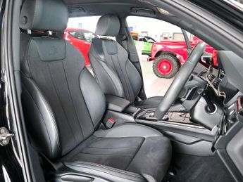 Audi A4 2.0 Avant S Line Black Edition 40 TDI S Tronic Quattro