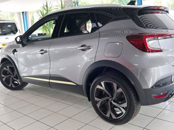 Renault Captur 1.6 E-tech Engineered
