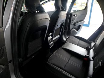 Renault Captur 1.6 E-tech Engineered