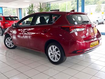 Toyota Auris 1.8 Icon Tech VVT-h