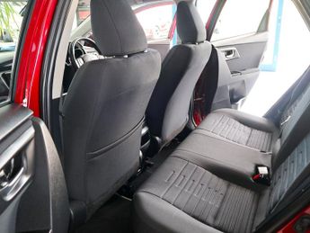 Toyota Auris 1.8 Icon Tech VVT-h