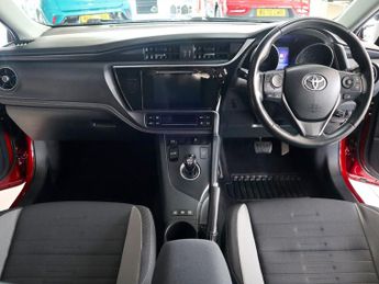Toyota Auris 1.8 Icon Tech VVT-h