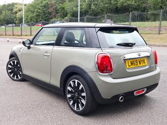 Mini Hatch 1.5 Cooper Exclusive Steptronic