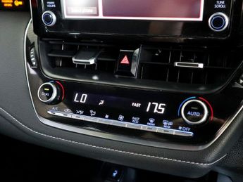 Toyota Corolla 1.8 Icon Tech Touring Sports VVT-h