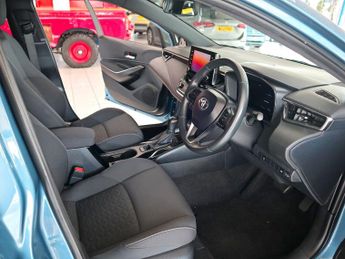 Toyota Corolla 1.8 Icon Tech Touring Sports VVT-h