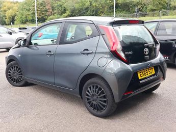 Toyota Aygo 1.0 X-play VVT-i X-shift