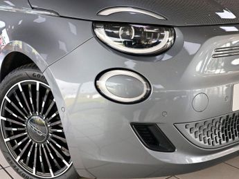 Fiat 500E  La Prima Cabrio 42kwh