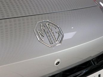 MG MG3 1.5 Trophy Hybrid+