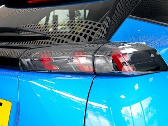 Peugeot 2008 1.2 Allure Premium Puretech