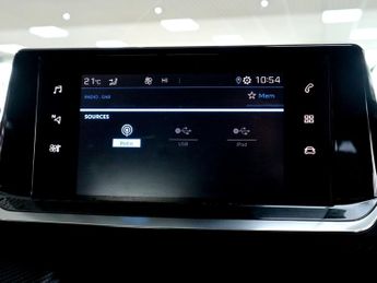Peugeot 2008 1.2 Allure Premium Puretech