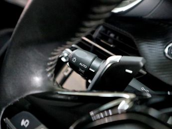 Peugeot 2008 1.2 Allure Premium Puretech